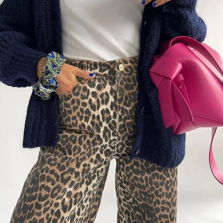 Chandra - Retro jeans with a very trendy leopard pattern