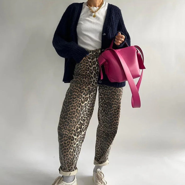 Chandra - Retro jeans with a very trendy leopard pattern