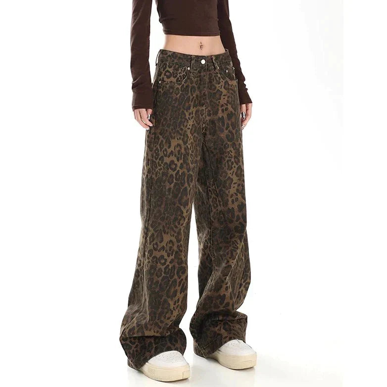 Gilda - Stylish retro pants with a very trendy leopard print