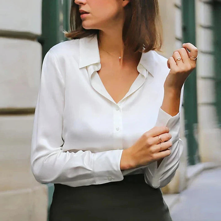 Persephone - Élégante blouse en satin à boutons pour femmes