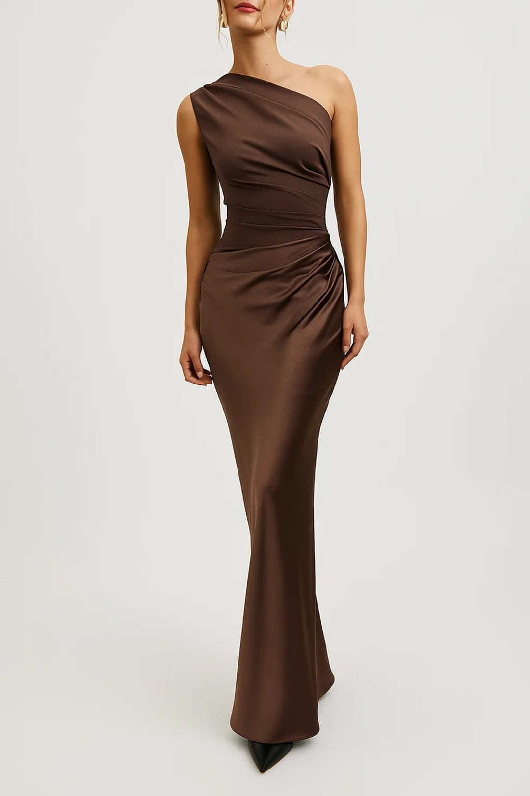 Robe maxi de soirée femme à une épaule avec silhouette ajustée pour événements élégants
