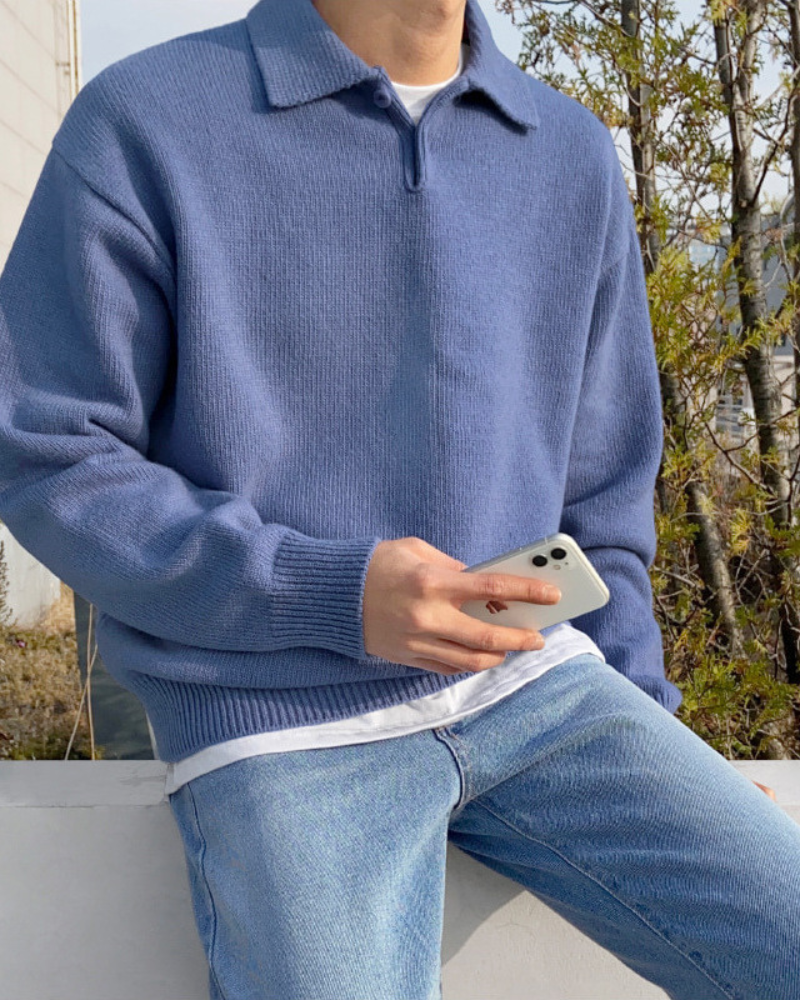 Men's wool sweater with a zip fastening under the collar, relaxed fit for fall