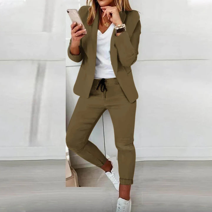 Ensemble blazer pantalon femme élégant et confortable pour l’automne, tenue chic