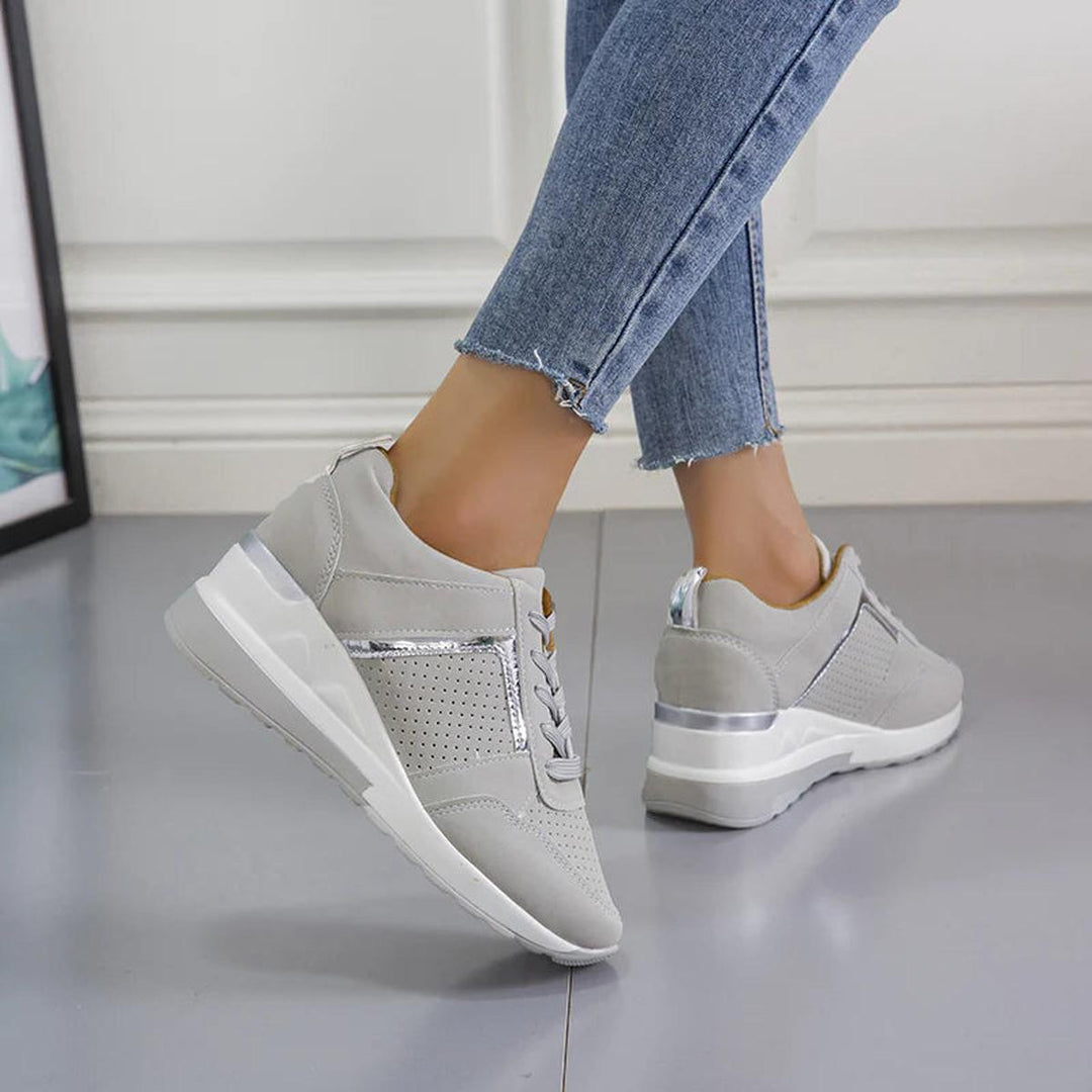 https://cdn.shopify.com/s/files/1/0998/9200/3147/files/Women_s_Orthopedic_Sneakers_For_Foot_Pain_Relief_7.jpg?v=1766839662