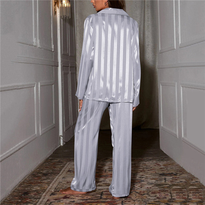 https://cdn.shopify.com/s/files/1/0998/9200/3147/files/Women_s_Pyjama_Set_-_Long_Sleeve_and_Button_Up_6.jpg?v=1766666552