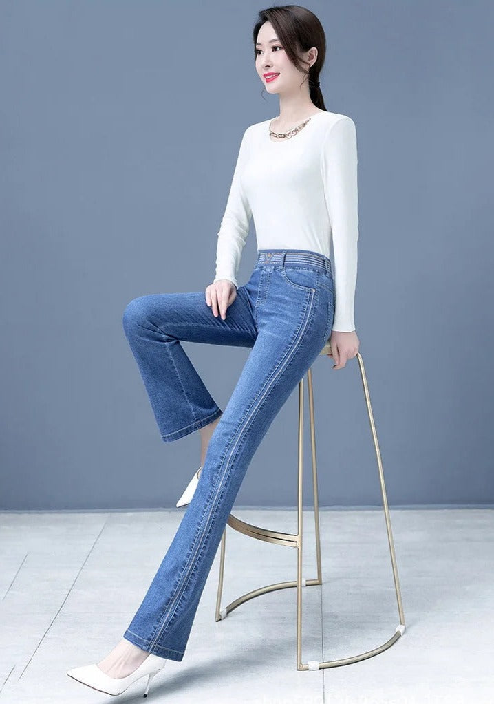 Stylish Nora jeans with a high waist for a flattering fit