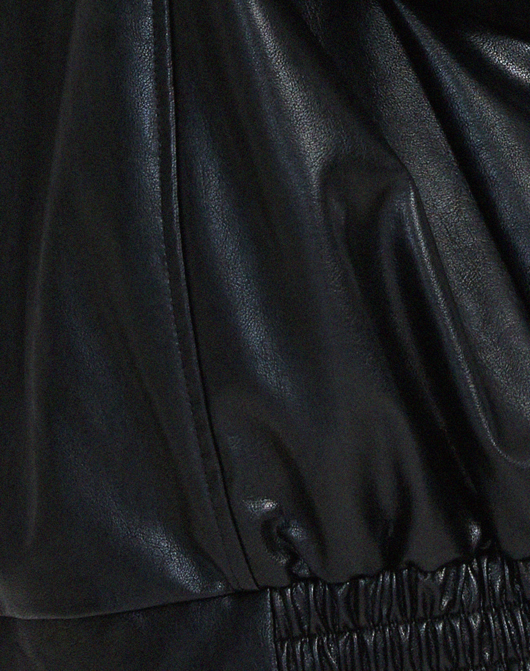 Women's oversized leather biker jacket, ideal for autumn and mid-season