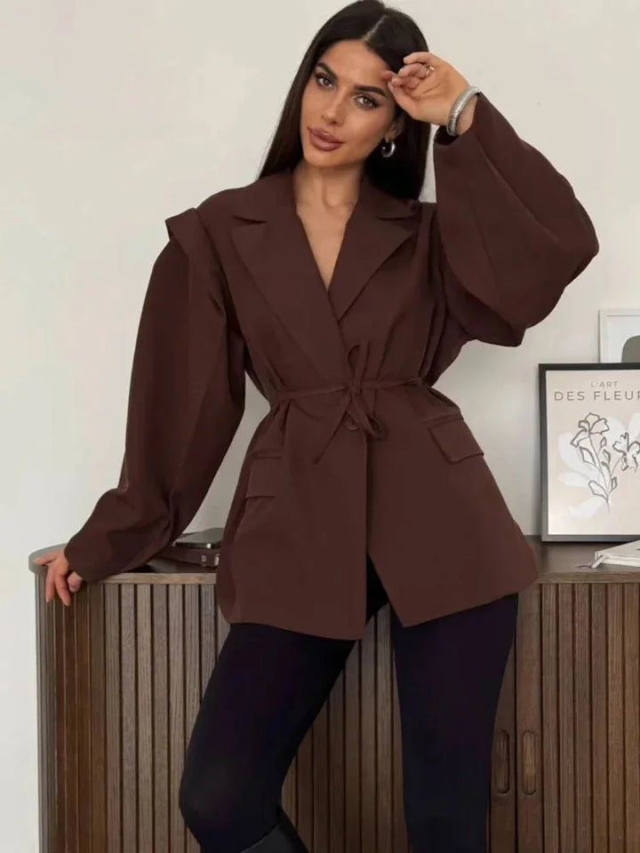 Blazer femme à lacets avec épaulettes rembourrées pour l'automne, coupe élégante