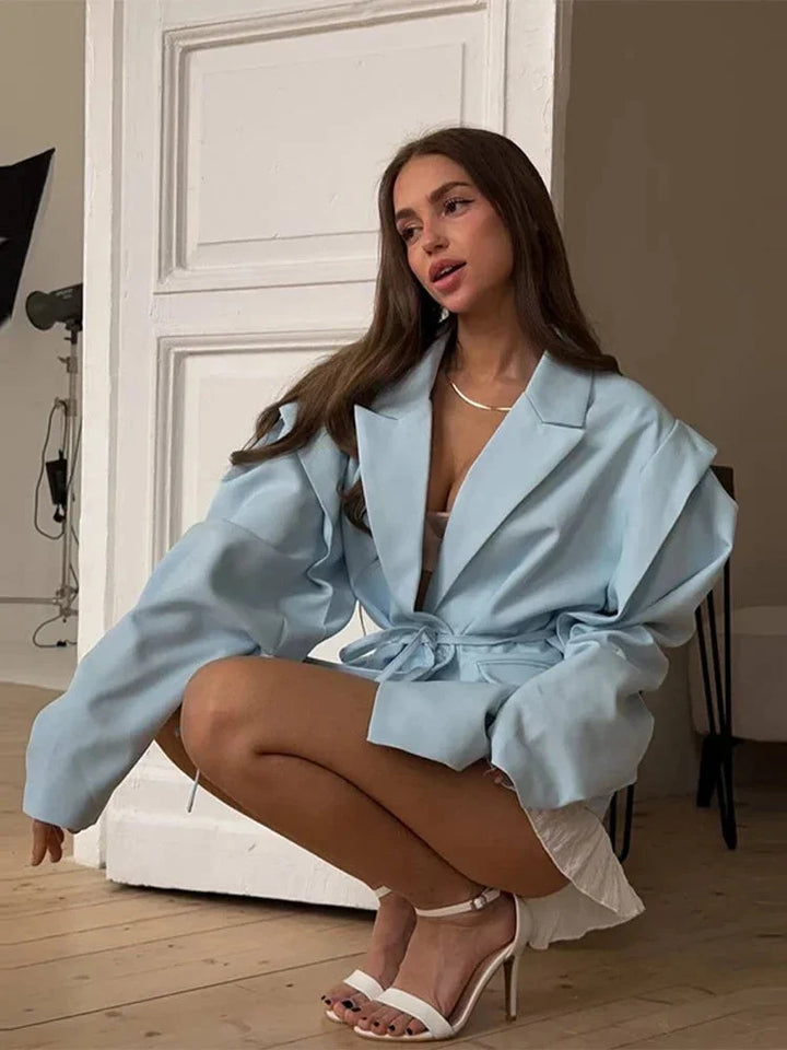 Blazer femme à lacets avec épaulettes rembourrées pour l'automne, coupe élégante