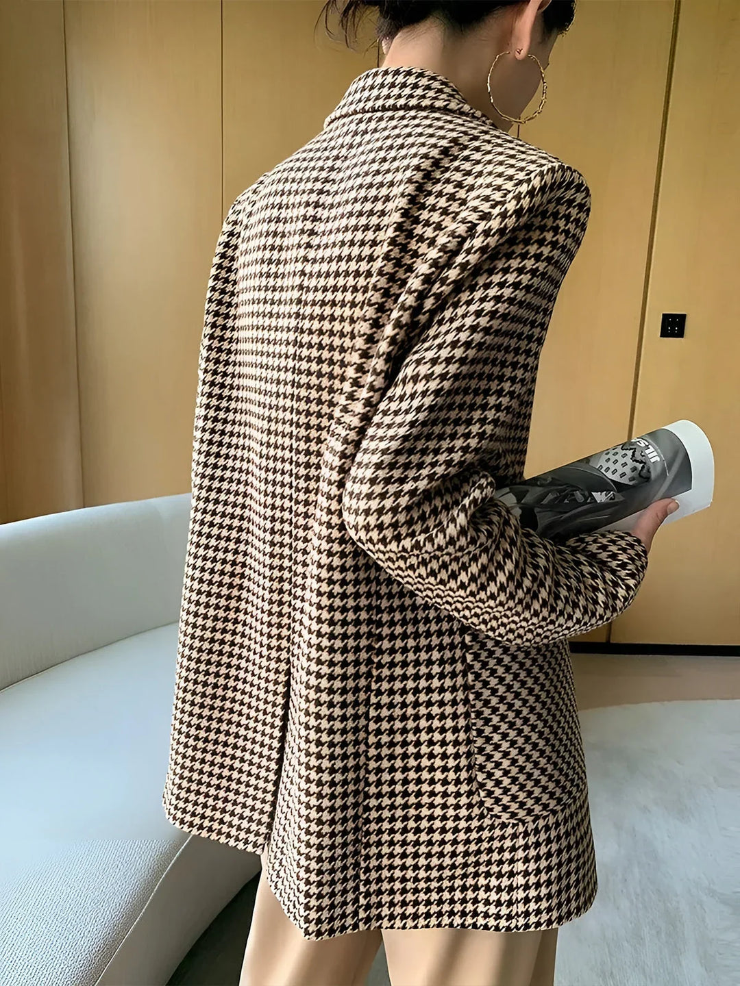 Blazer femme à motif pied-de-poule avec ceinture, coupe élégante et fente pour l'automne
