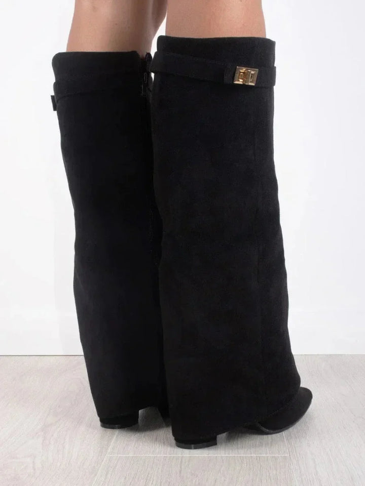 Bottines femme en daim ornées de détails métallisés, élégantes et confortables pour l’automne