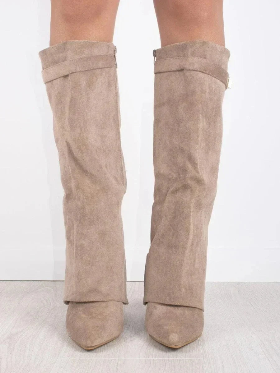 Bottines femme en daim ornées de détails métallisés, élégantes et confortables pour l’automne