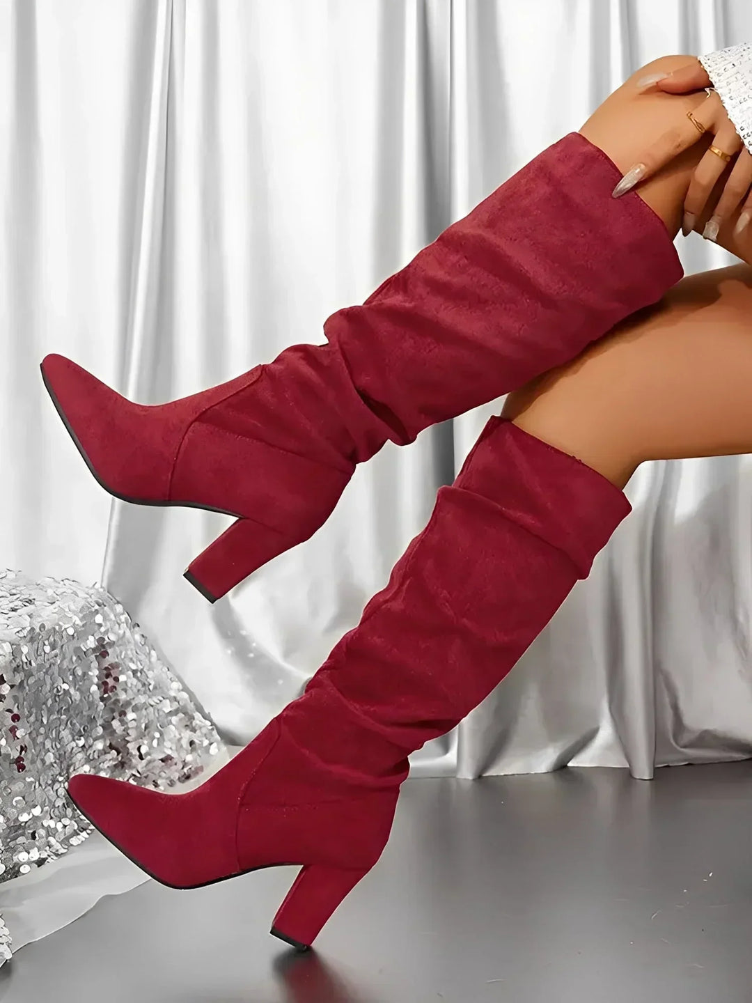 Women’s knee-high ruched block-heel boots for autumn