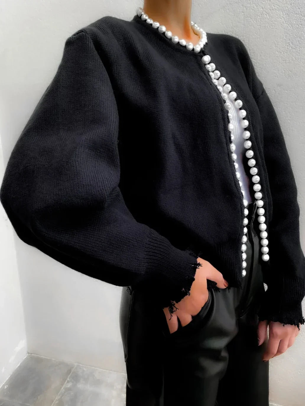 Manteau court pour femme à manches longues avec une allure raffinée