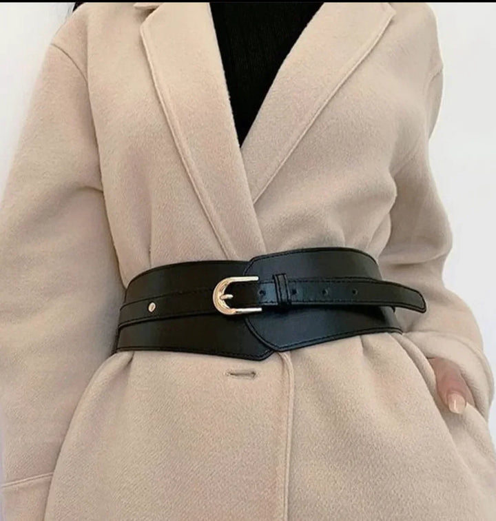 Manteau court pour femme à manches longues avec une allure raffinée