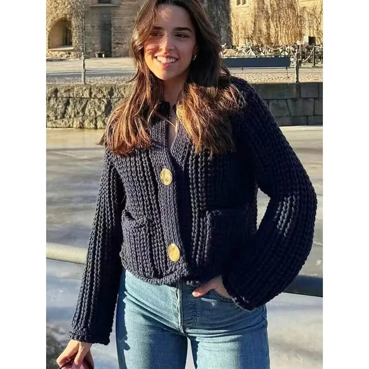 Cardigan femme en maille à fermeture boutonnée, coupe fluide et élégante pour l’automne