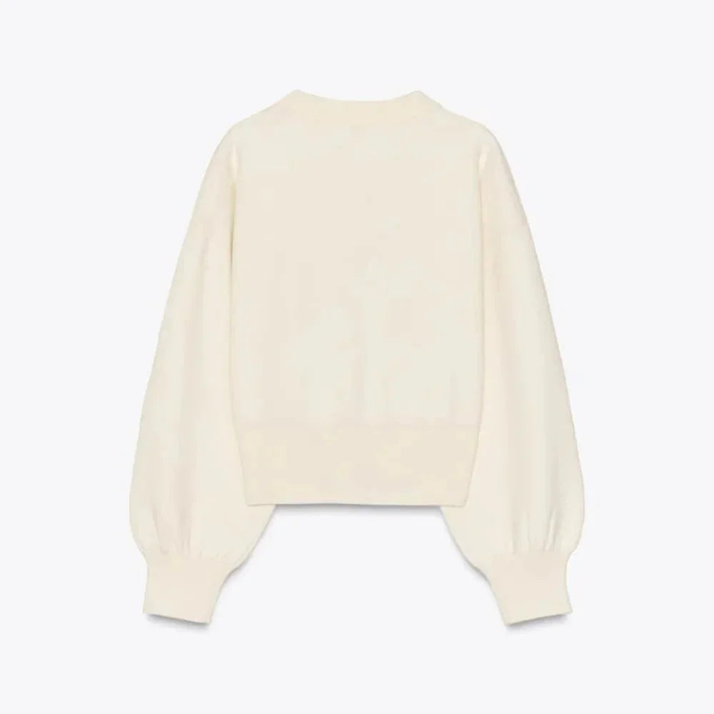 Women’s soft-knit turtleneck sweater, an elegant and timeless style for autumn
