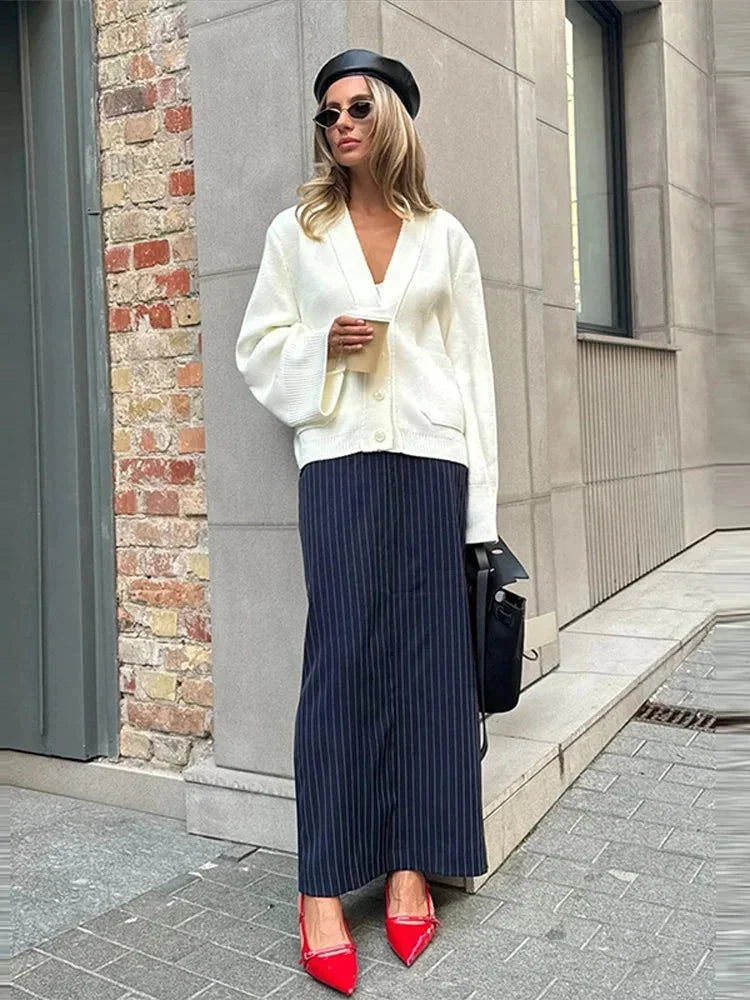 Cardigan femme en maille à col en V et boutons raffinés, coupe décontractée pour l’automne