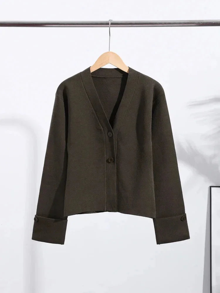 Cardigan femme en maille à col en V et boutons raffinés, coupe décontractée pour l’automne
