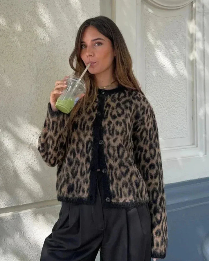 Women’s long-sleeve knitted vest with an animal print for autumn