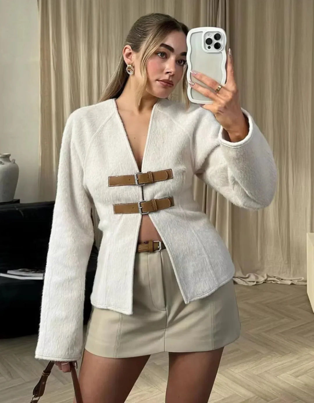 Cardigan femme en maille rayée à coupe souple, modèle confortable et décontracté pour l’automne