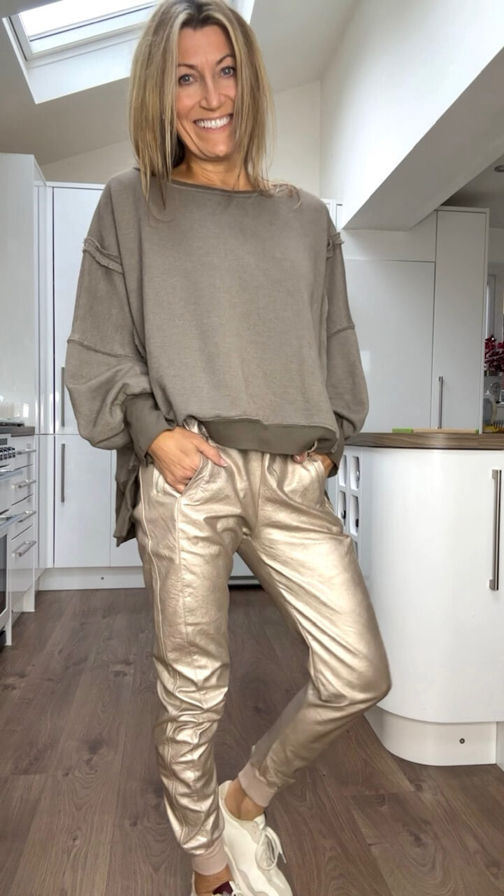 Women’s leather tracksuit set with pants, ideal for autumn