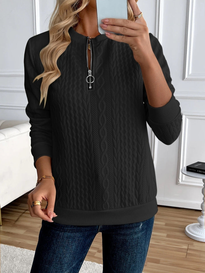 Women's textured zip-up sweatshirt for autumn and everyday outfits