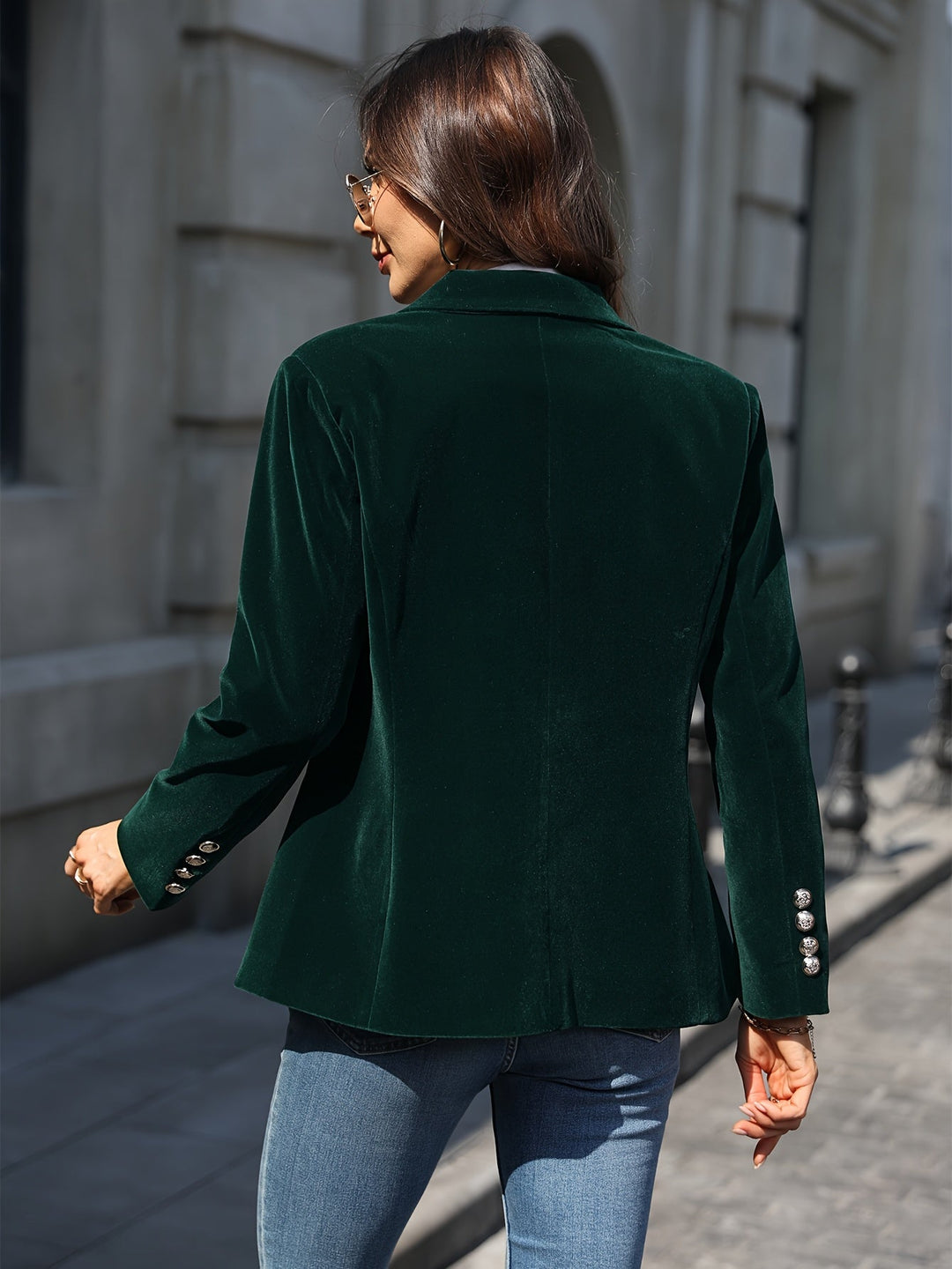 Blazer femme ajusté élégant en tissu léger pour l’été et les tenues professionnelles
