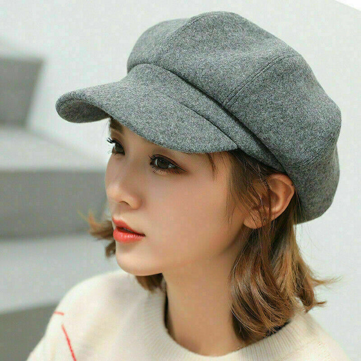 Women’s vintage-style cotton newsboy cap for late summer and autumn