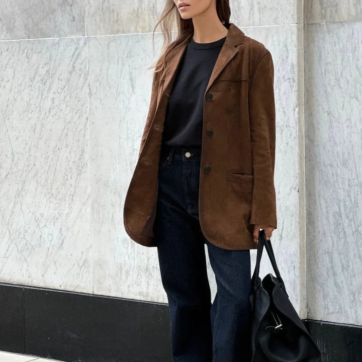 Short suede jacket for women with lapels, ideal for the autumn transitional season