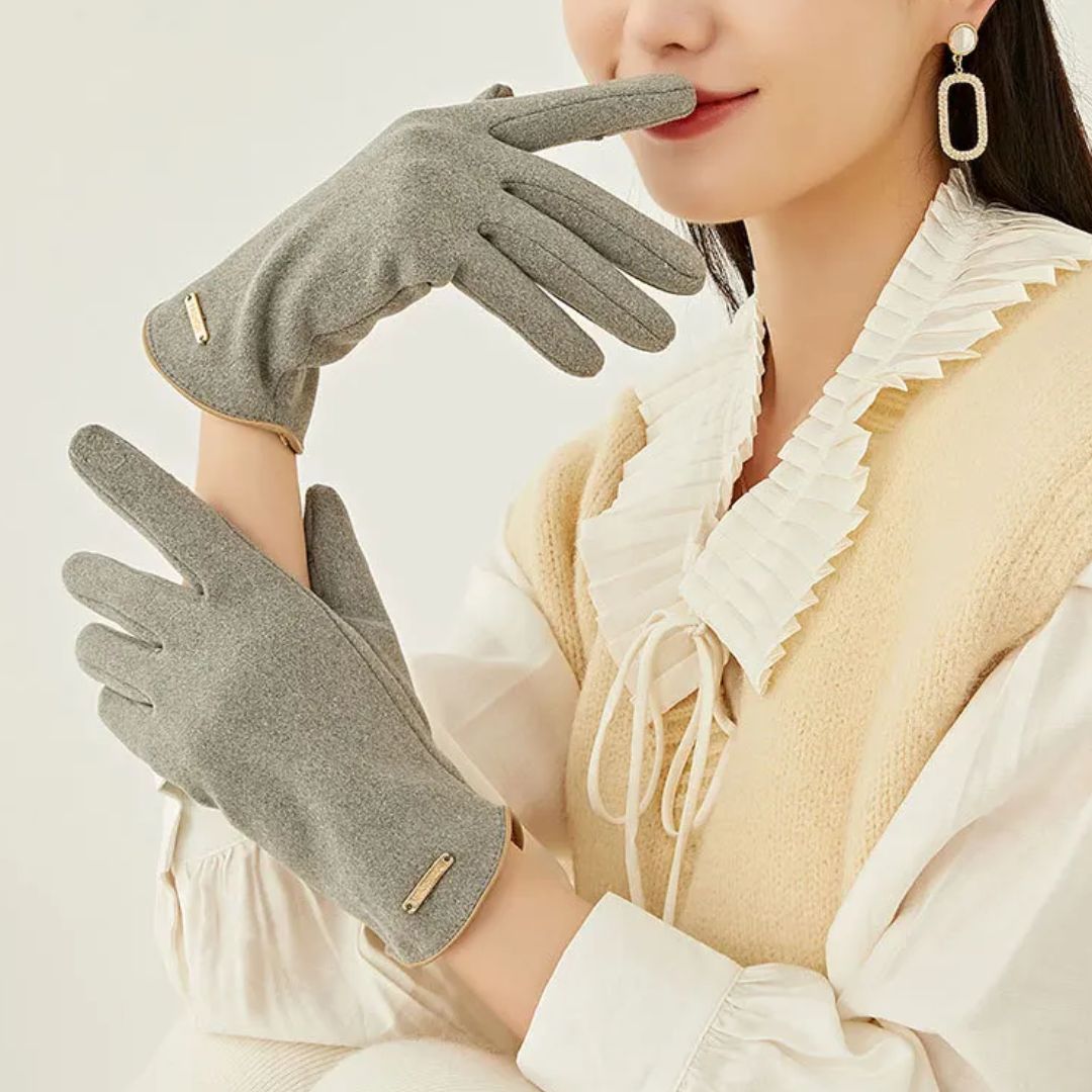 Elegant women's suede gloves lined with cashmere for winter with touchscreen functionality
