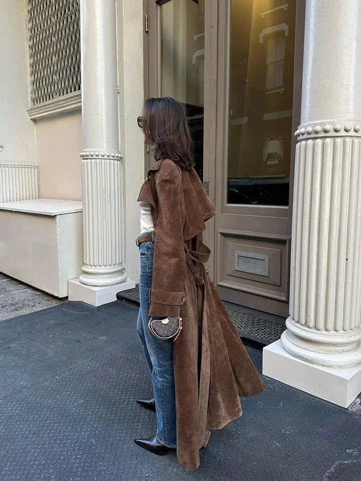 Women’s trench coat with a belt and elegant notched collar for cool autumn days