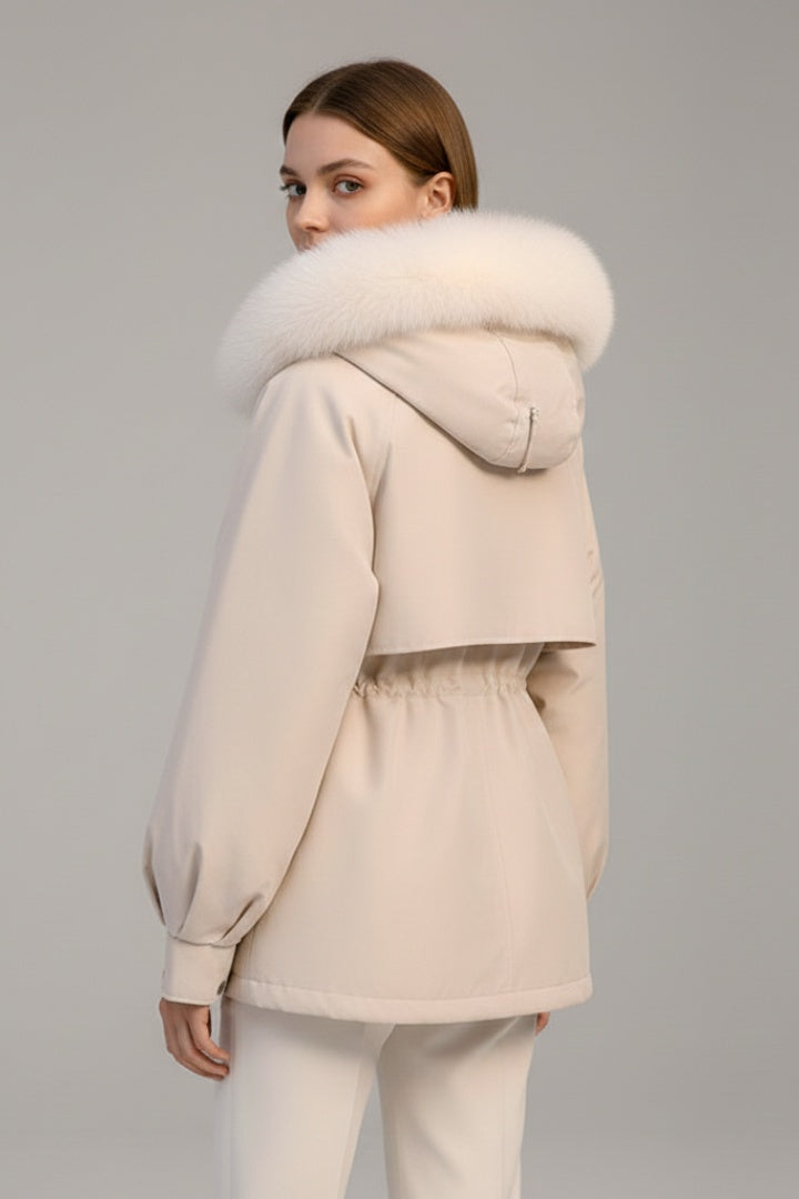 Women's short quilted hooded parka jacket for autumn and winter