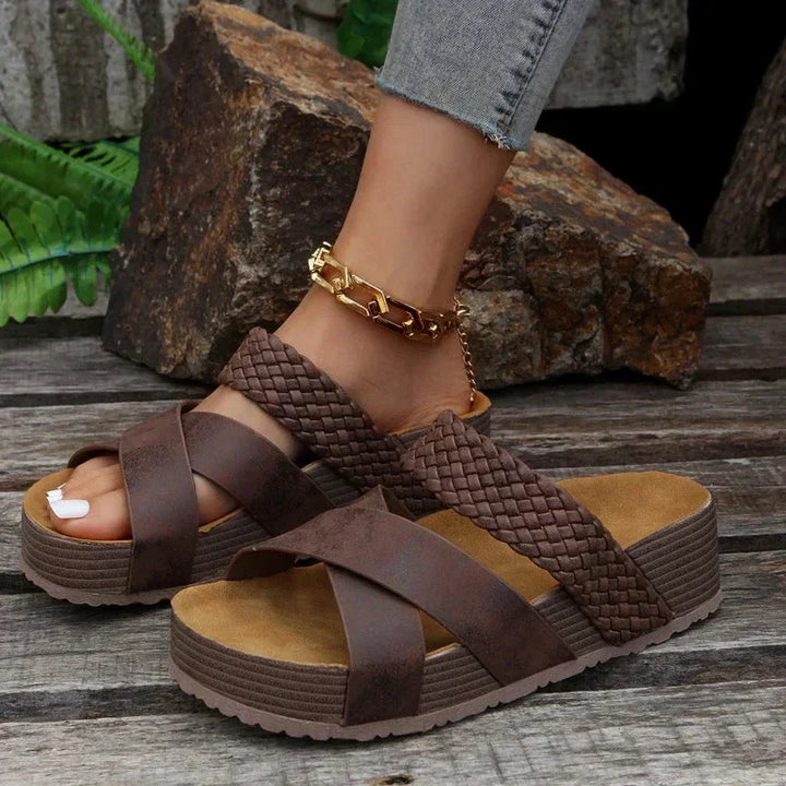 Elaiza - Comfortable Women's Sandals with Thick Sole for a Trendy Casual Look