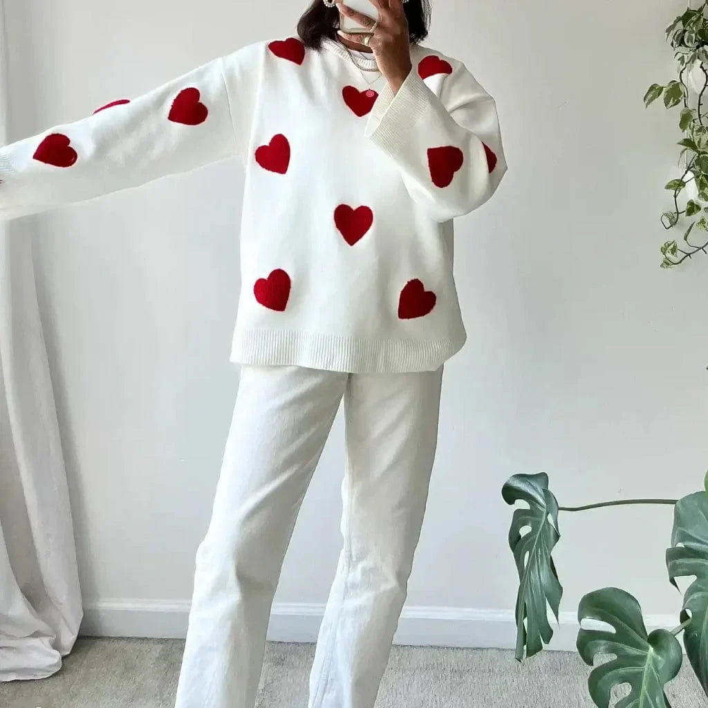 Women’s loose-fit wool-knit sweater with a heart pattern, casual style for autumn