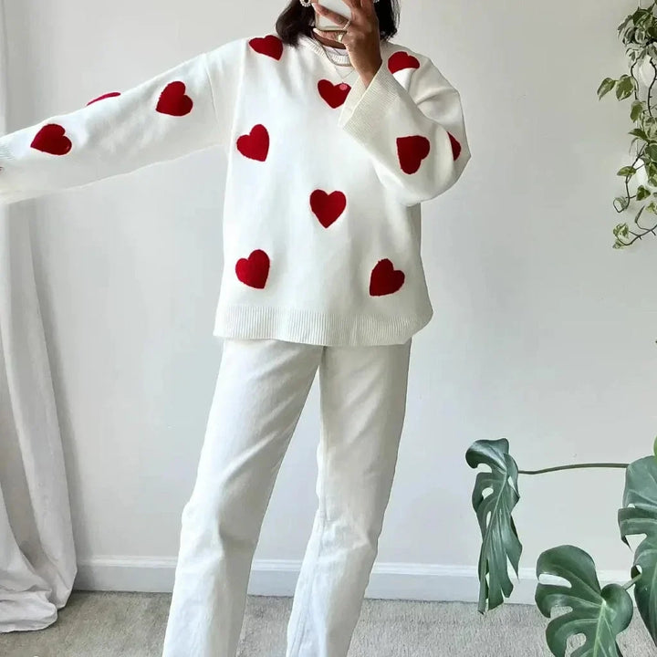 Women’s loose-fit wool-knit sweater with a heart pattern, casual style for autumn