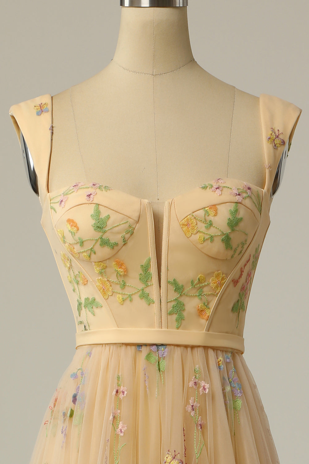 https://cdn.shopify.com/s/files/1/0998/9200/3147/files/stylish-long-a-line-ball-gown-with-embroidery-anna-green-s-state_of_style-7.jpg?v=1766785279