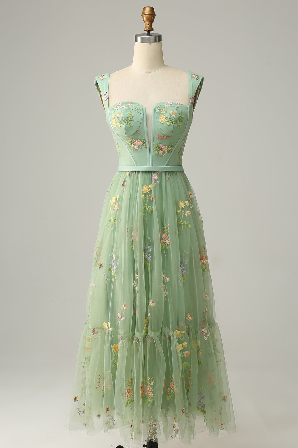 https://cdn.shopify.com/s/files/1/0998/9200/3147/files/stylish-long-a-line-ball-gown-with-embroidery-anna-green-s-state_of_style.jpg?v=1766785278