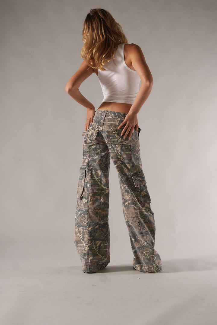 https://cdn.shopify.com/s/files/1/0998/9200/3147/files/trendy-urban-pants-juna-xs-state_of_style-3.jpg?v=1766665906