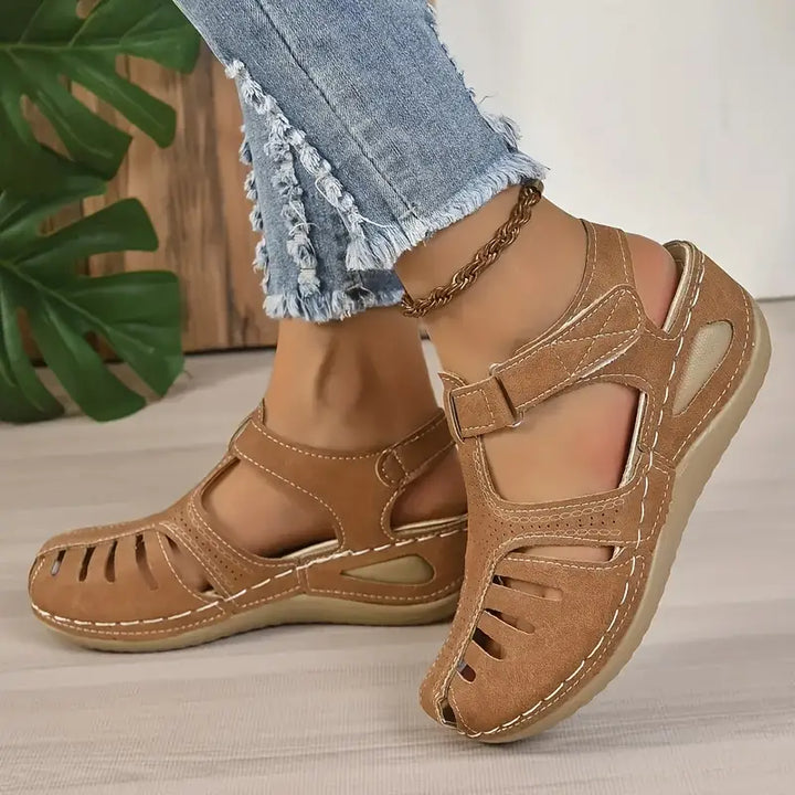 https://cdn.shopify.com/s/files/1/0998/9200/3147/files/trendy-womens-comfort-sandals-with-orthopedic-support-mirella-khaki-3-state_of_style-6.webp?v=1766840317