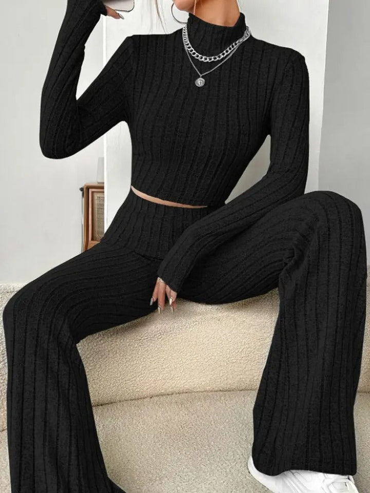 Mabel - Stylish two-piece set featuring a comfortable long-sleeve knit top and elegant pants
