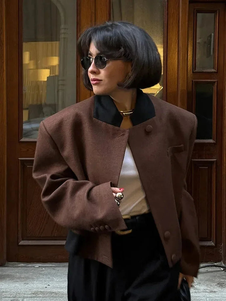 Veste pour femme de style blazer courte à col pour l'automne, coupe élégante