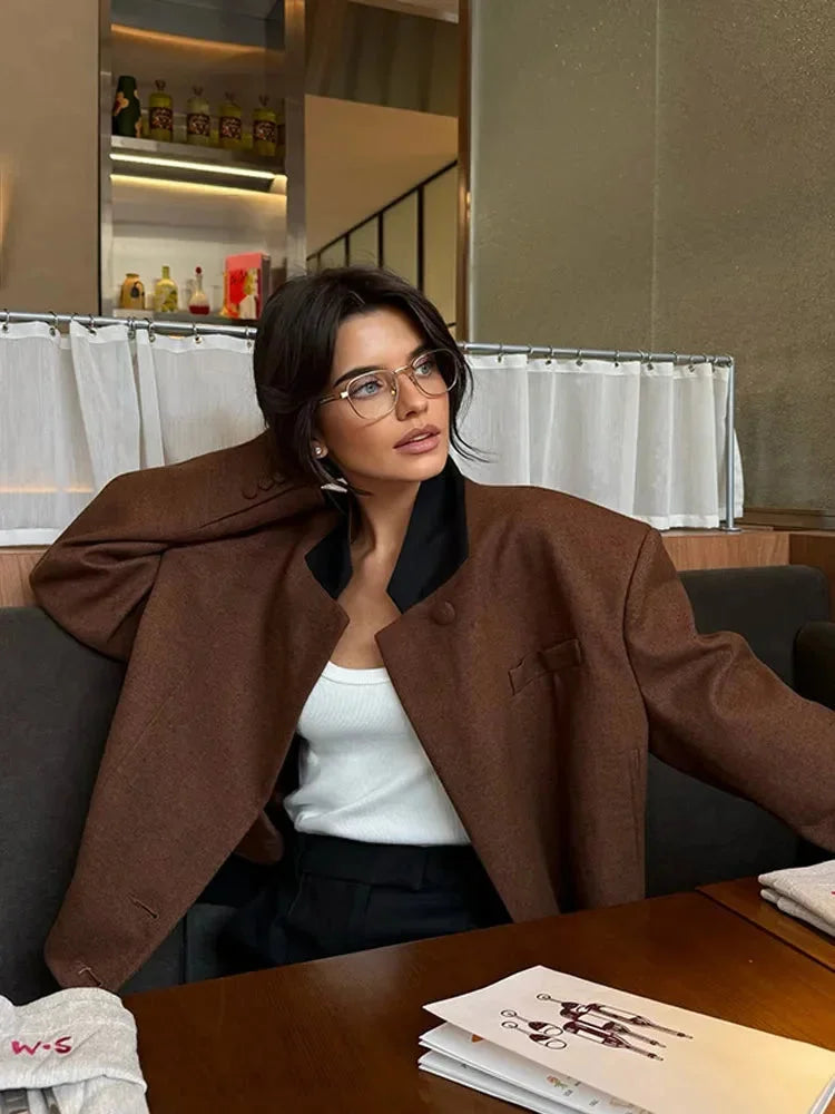Veste pour femme de style blazer courte à col pour l'automne, coupe élégante