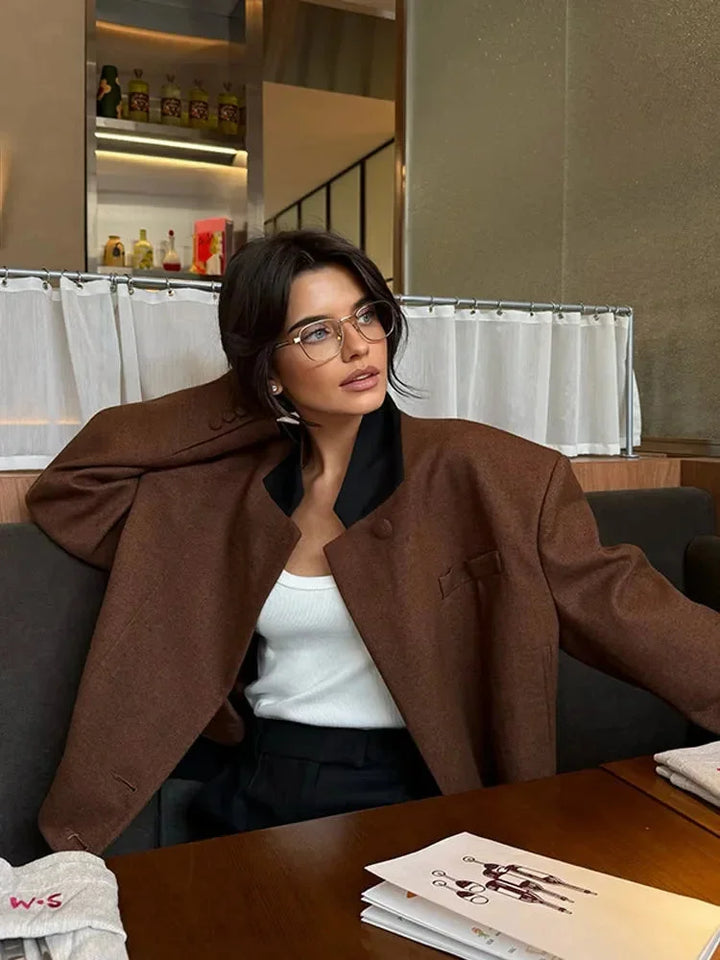 Veste pour femme de style blazer courte à col pour l'automne, coupe élégante