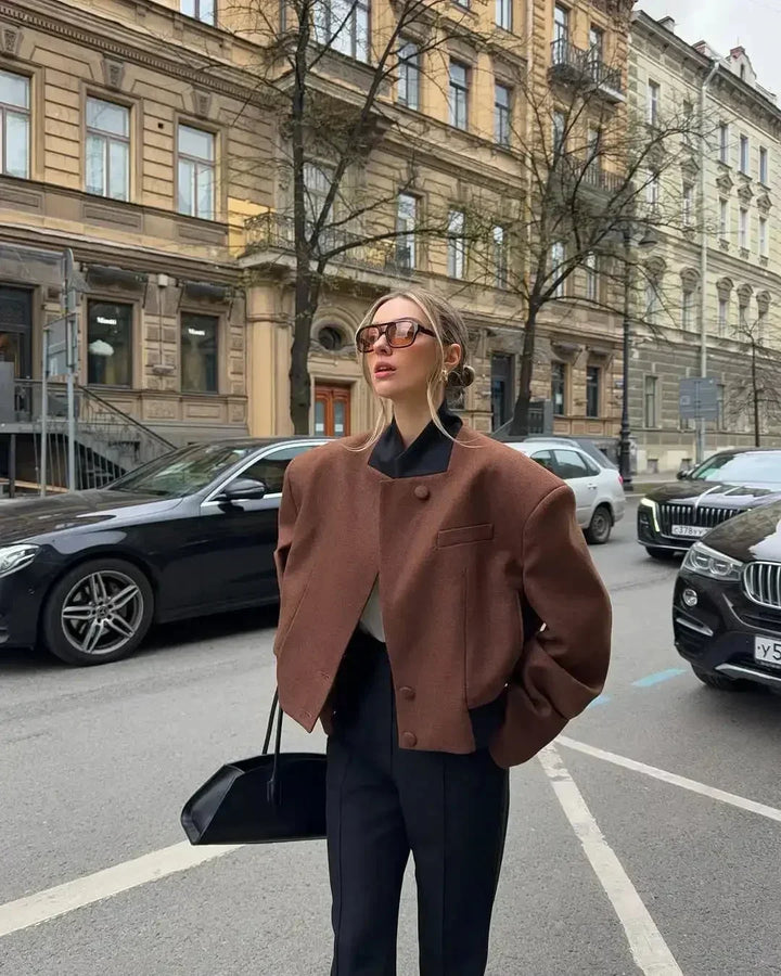 Veste pour femme de style blazer courte à col pour l'automne, coupe élégante