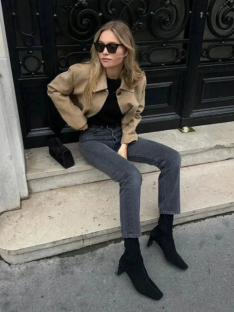 Veste courte en daim pour femme avec poches, modèle chic et pratique pour l’automne