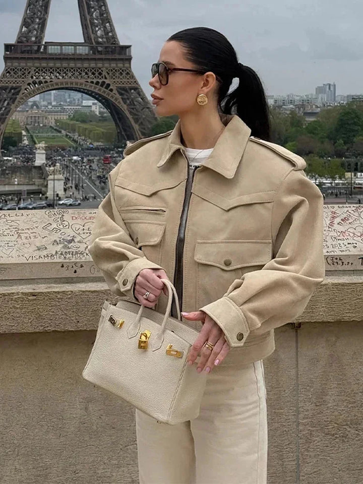 Manteau court pour femme en daim style trench avec coupe blazer et col à revers pour l’automne