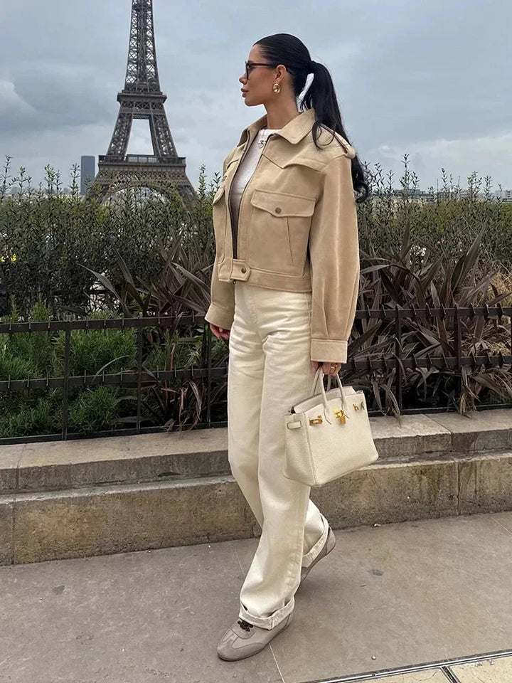 Manteau court pour femme en daim style trench avec coupe blazer et col à revers pour l’automne