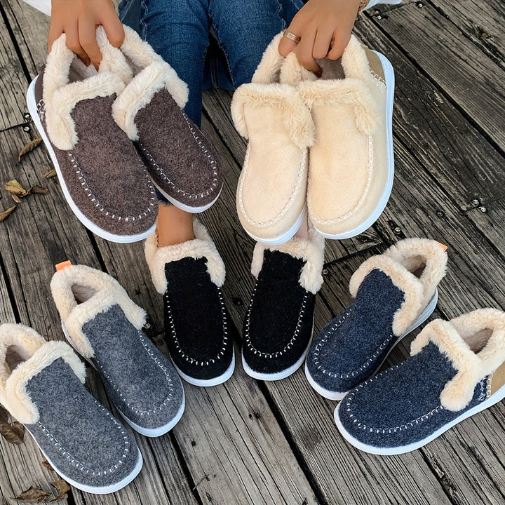 Women’s faux-fur moccasin-style slippers for late summer and autumn