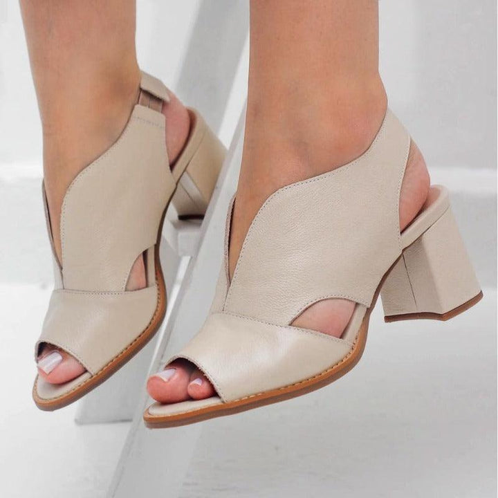 https://cdn.shopify.com/s/files/1/0998/9200/3147/files/womens-leather-sandals-with-heel-comfort-footbed-selina-beige-2_5-state_of_style-14.jpg?v=1766840310